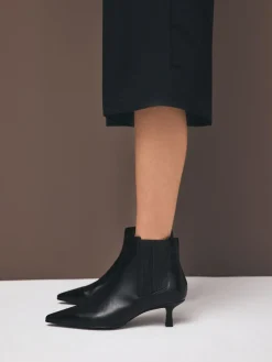 Next Motion Flex Almond Toe Chelsea Style Ankle Boots Black Leather Online