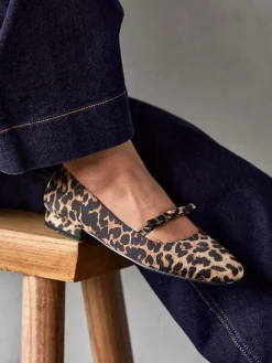 Linzi Cressida Ballet Pumps With Bow Detail Animal Sale