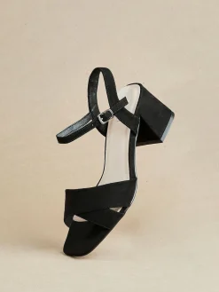 Linzi Vivian Wide Fit Heeled Sandals With Crossover Front Strap Black Clearance