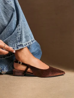 Linzi Clasica Low Heeled Slingback Courts Brown