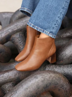 Linzi Brown Cove Comfort Block Heeled Ankle Boot Hot