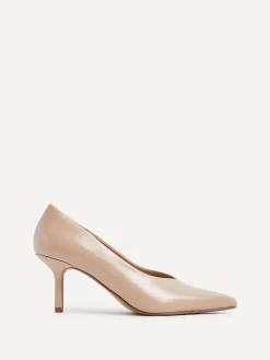 Linzi Bellamy V-Shaped Closed Toe Court Heels Nude Sale