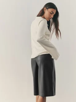 Nothing Ordinary Black Faux Leather Knee Length Bermuda Shorts Online