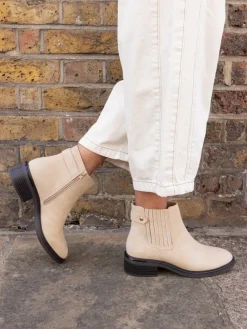 Novo Cream Dove Wide Fit Darlina Flat Chelsea Ankle Boots Outlet