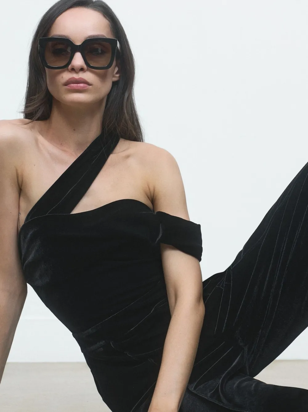 Reiss Daria Velvet One-Shoulder Wide-Leg Jumpsuit Black Sale