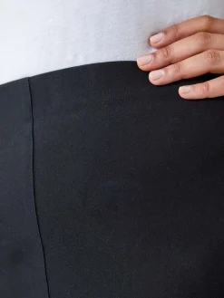 Roman Black Knee Length Stretch Shorts Discount