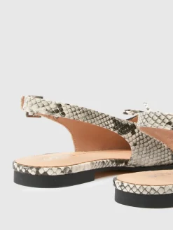 Schuh Lorie Point Hardware Flat Shoes White