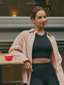 self. Seamfree Sports Crop Top Black Online