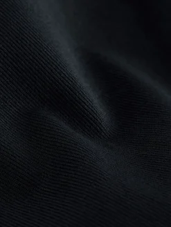 self. Seamfree Sports Crop Top Black Online