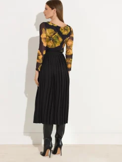 Star by Julien MacDonald Black Pleated Maxi Skirt Outlet