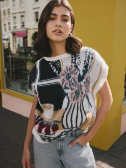 Next Knitted Tank Table Scene